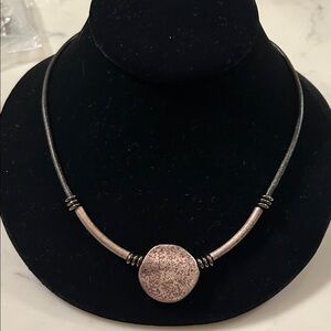 Elegant Black and Gold Necklace